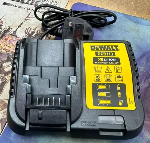 DEWALT DCB113 BATTERY CHARGER FOR 10.8V, 14.4V AND 18V XR LI-ION BATTERIES